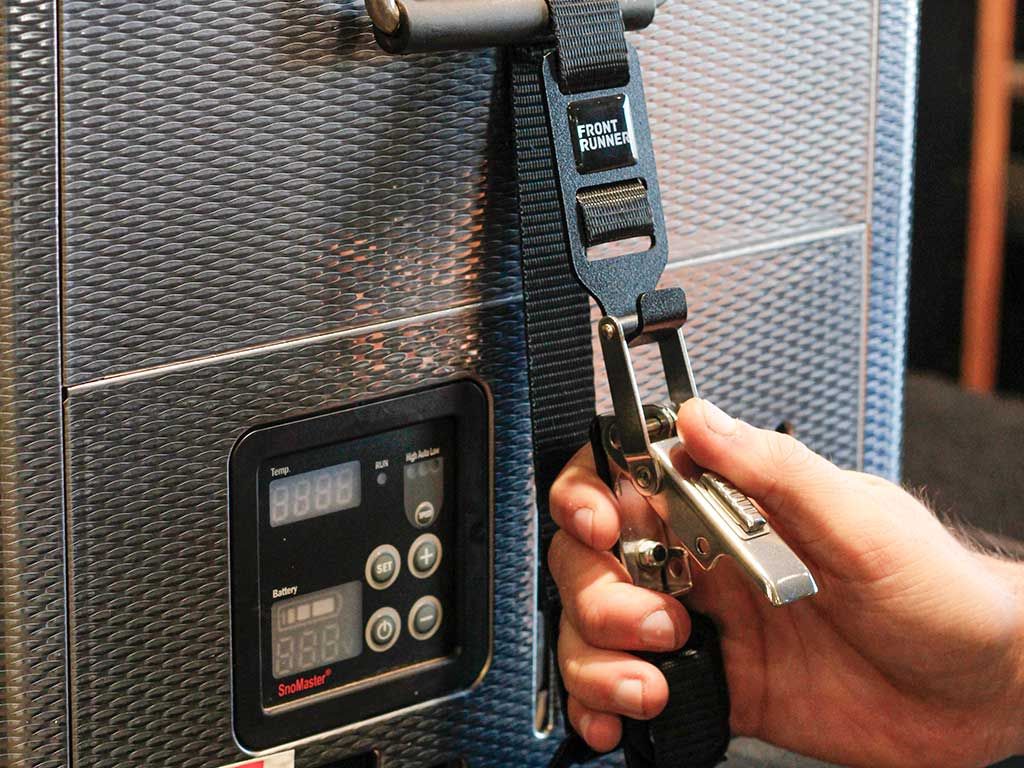 QUICK RELEASE LATCHING STRAP