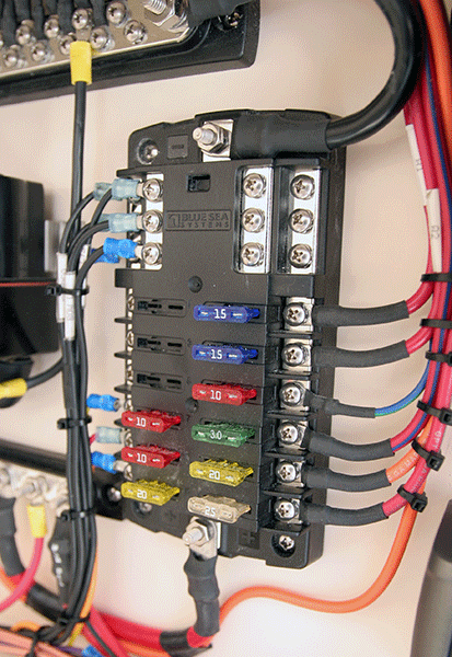 ST Blade Fuse Block - 12 Circuits with Negative Bus and Cover