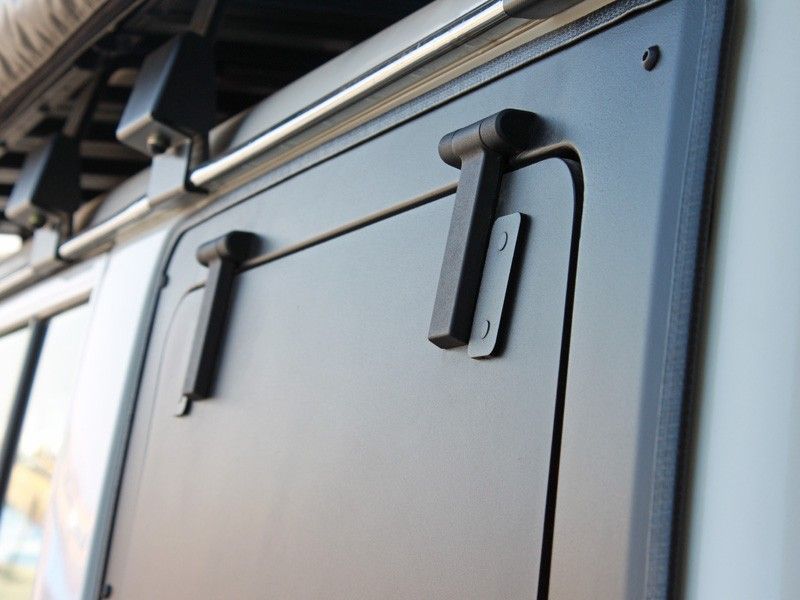 LAND CRUISER 76 GULLWING WINDOW / LEFT HAND SIDE ALUMINIUM